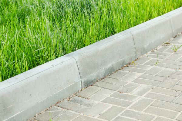 Get Professional Landscape Curbing
